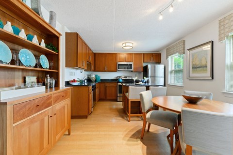 Deluxe Tahoe Kitchen & Dining